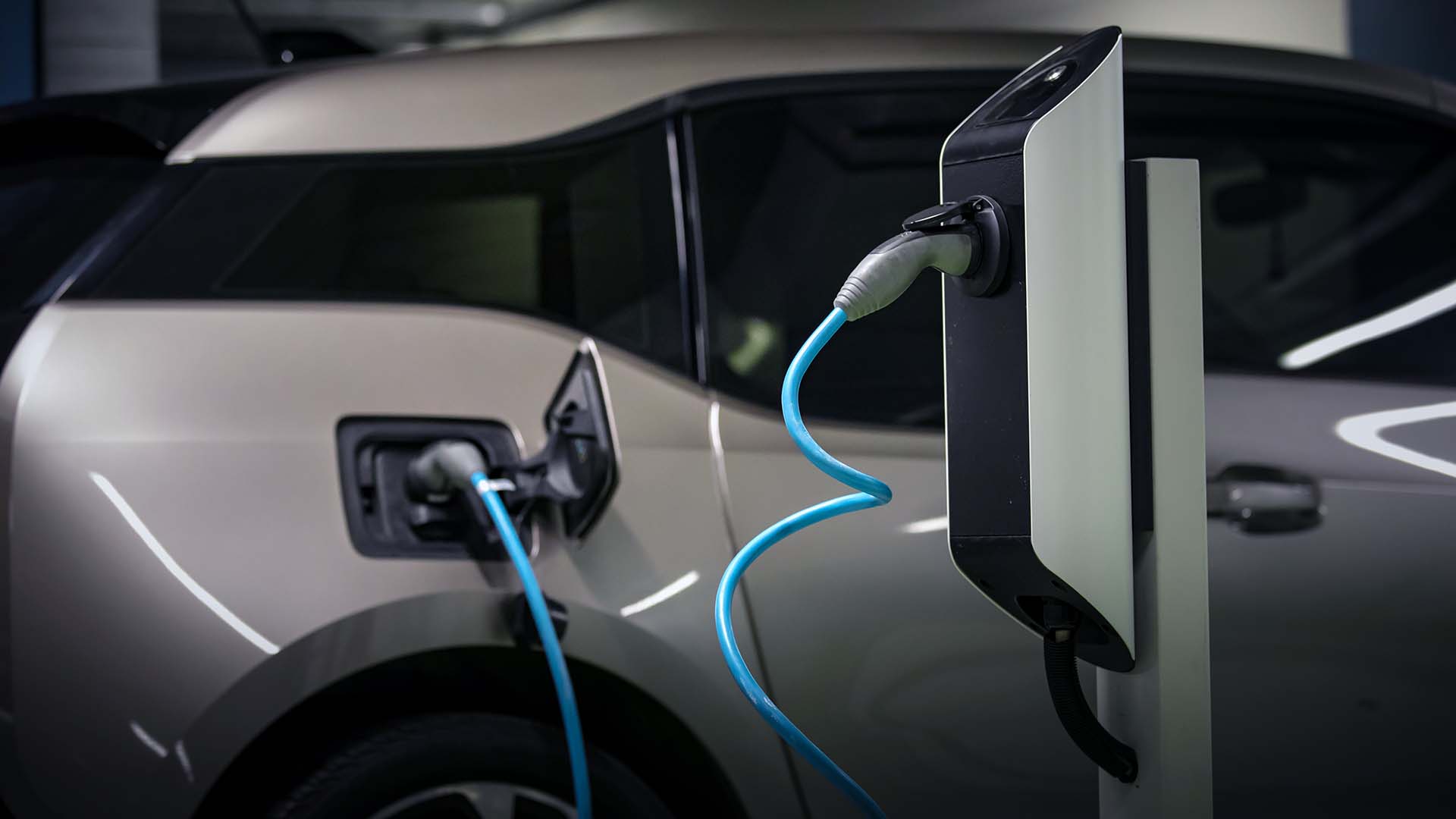 Is It Better To Slow Charge Or Fast Charge An Electric Car?