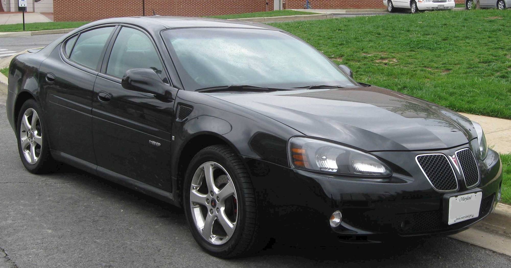 What Pontiac Grand Prix Has A V8?